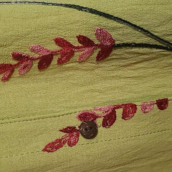 Kindred Embroidered Blouse - Picture 5 of 12